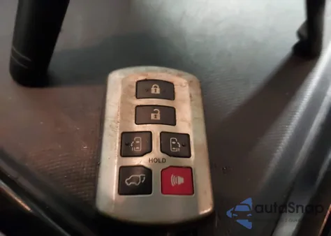 2017 Toyota Sienna Xle Premium 7 Passenger z USA, uszkodzony, nr VIN 5TDDZ3DC7HS148054